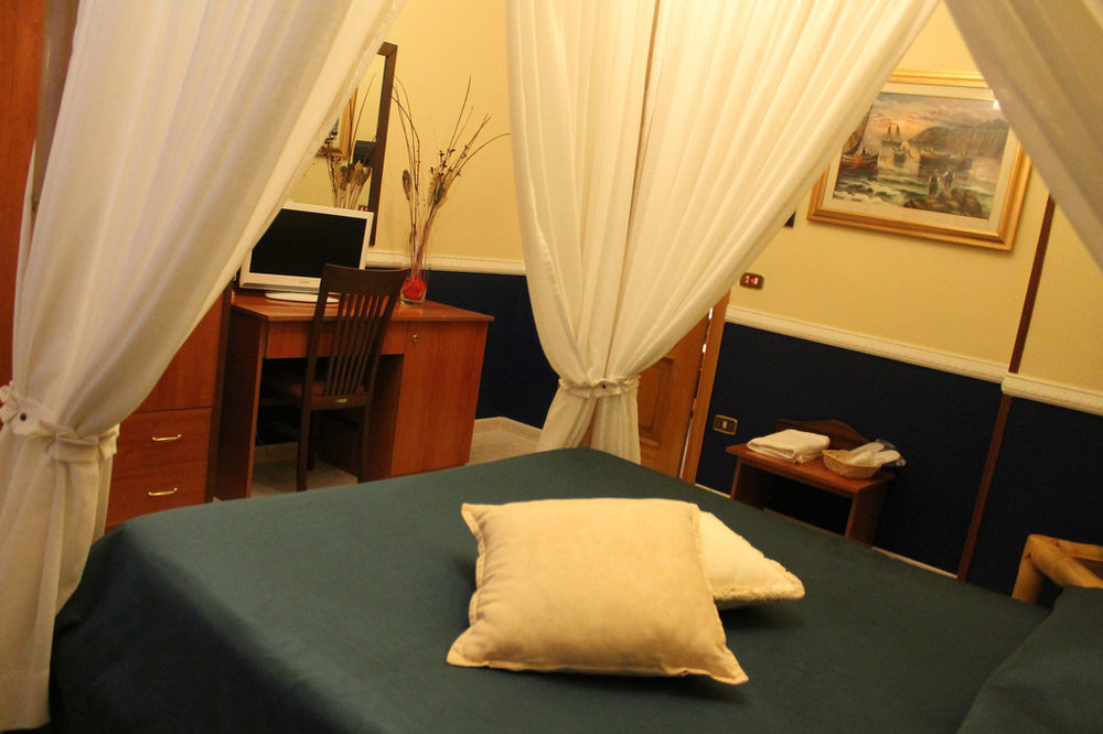 Runa Hotel Mugnano di Napoli エクステリア 写真